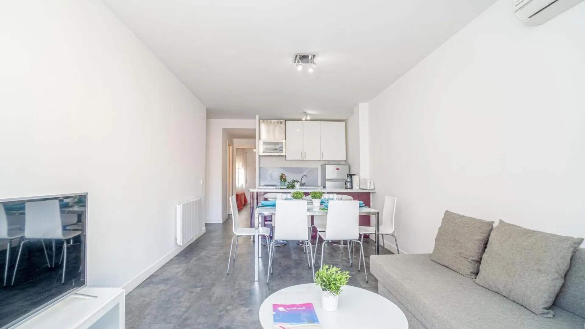 Apart-Rent Apartment Gran Reserva 0057 엠푸리아브라바