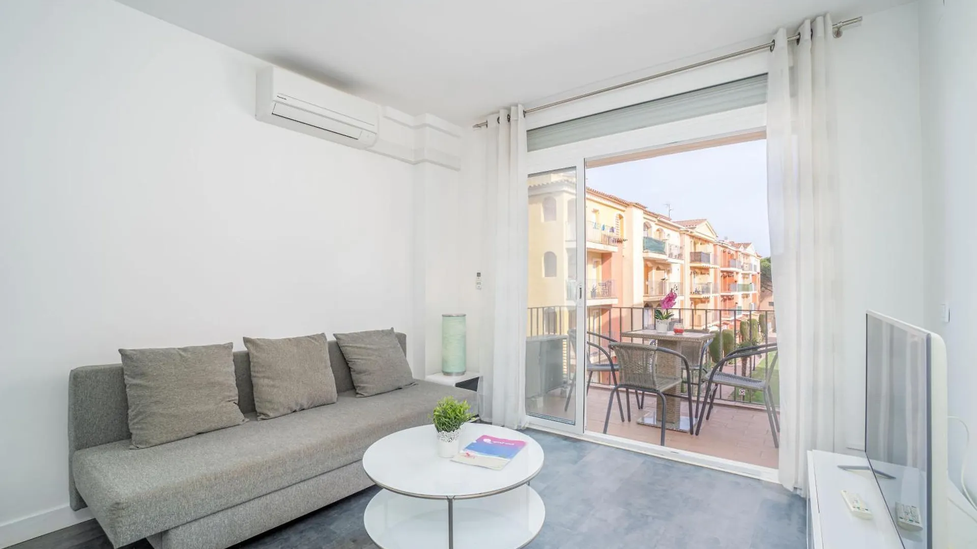 Apart-Rent Apartment Gran Reserva 0057 엠푸리아브라바